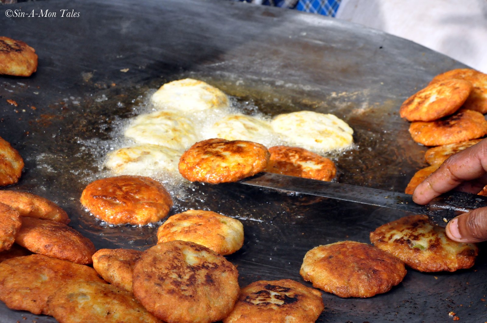 Spice up your life with best street food of Delhi