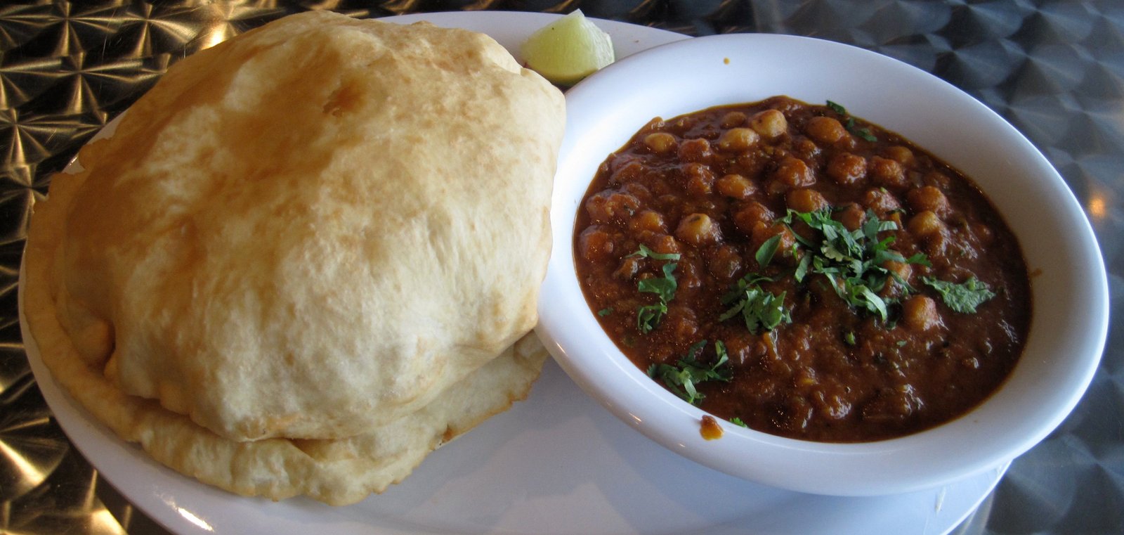 Pamper your taste buds with the best Cholle Bhature