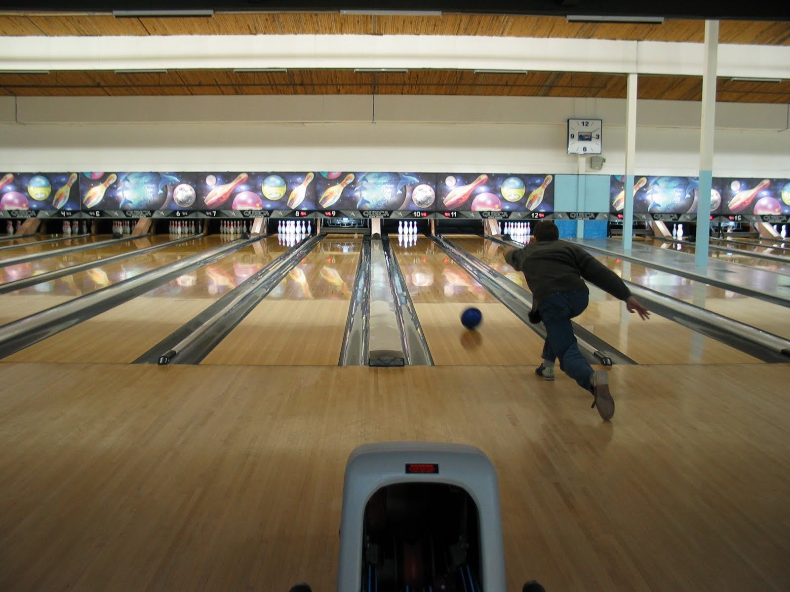Best bowling alleys in Delhi for a sporty day out