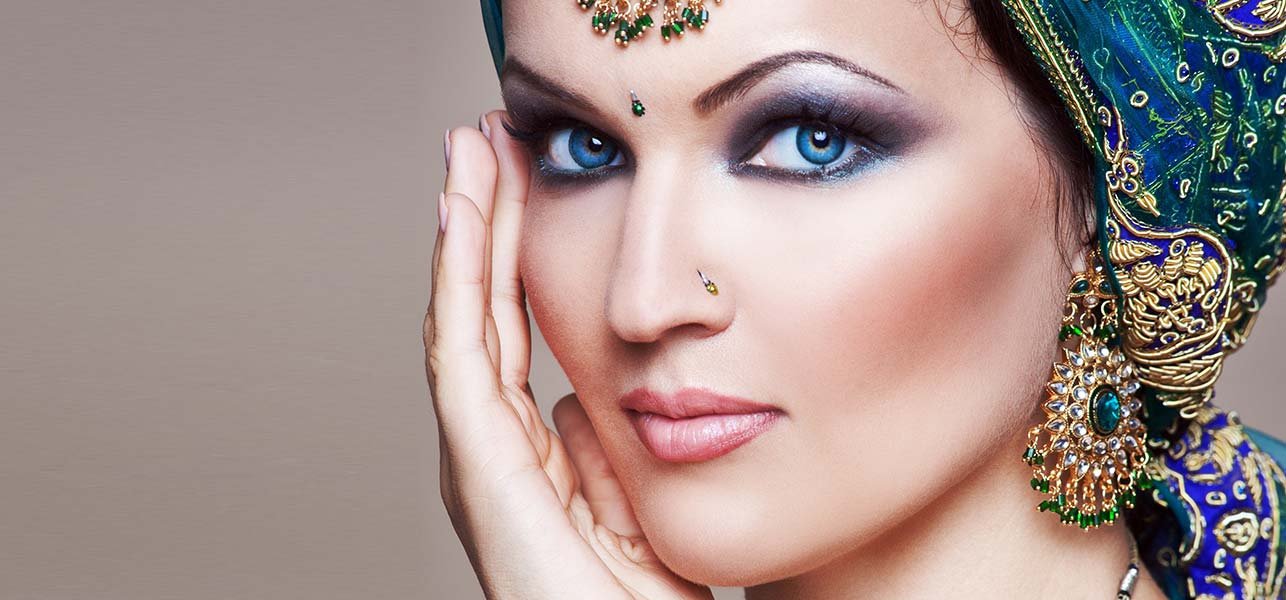Makeup artists in Delhi to jazz up the bride on her wedding day
