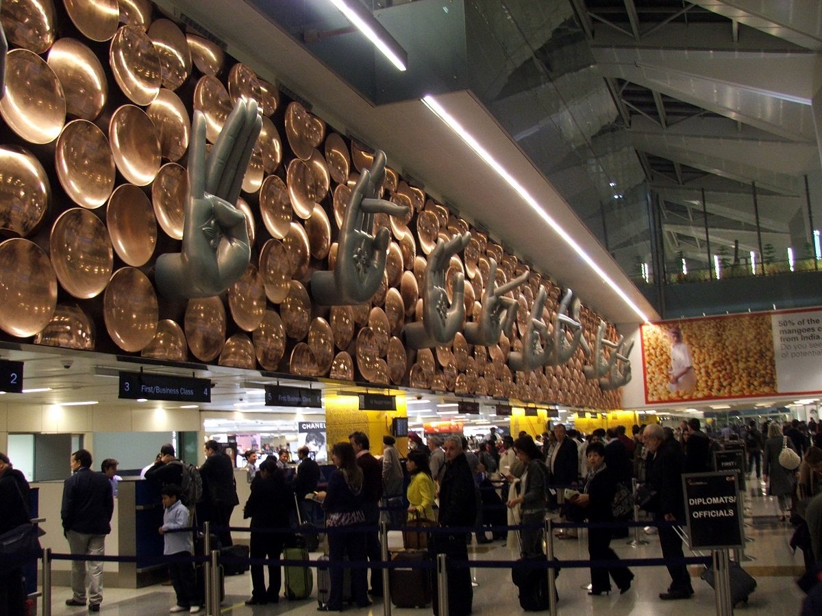 Delhi Airport To Continue Stamping Cabin Baggage!