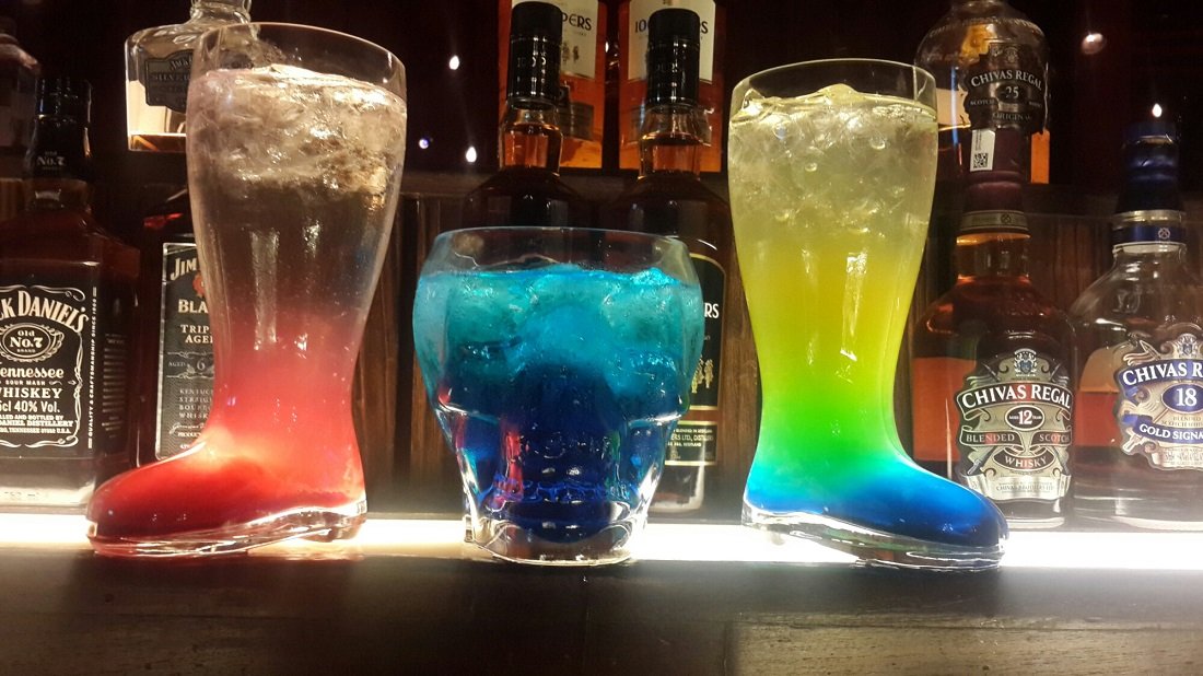 Have You Taken The Cocktail Challenge In This Great Club In South Delhi?!