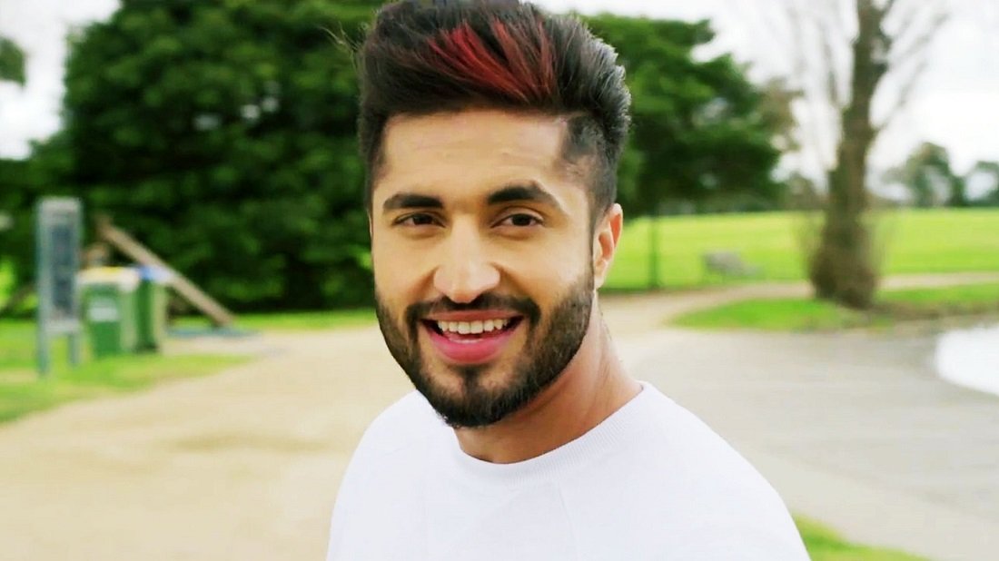 Dance & Sing Your Way To Happiness With Jassi Gill @ Lady Irwin College!