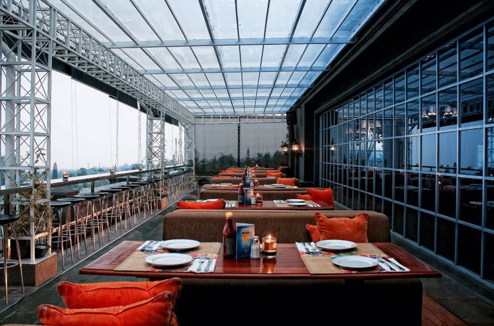 Can’t Resist Sunsets? These Rooftop Cafes In Town Are For The Romantics!