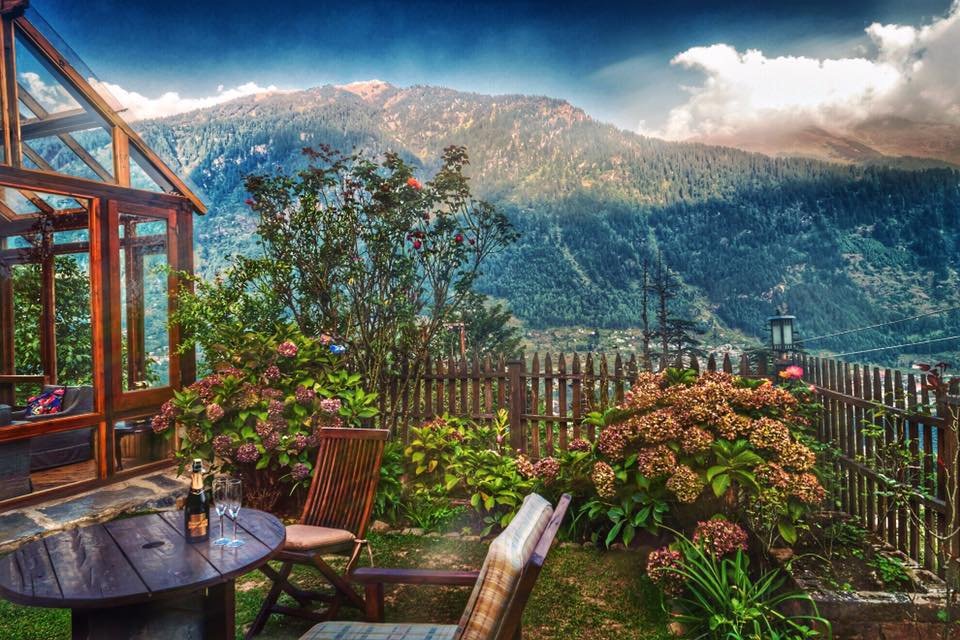 Forget The City & Rediscover Yourself At Taara House In The Himalayan Mountains!