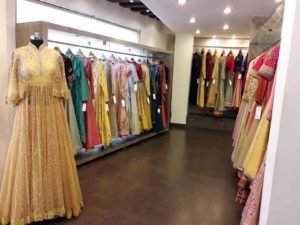 An esteemed couturier and a critically acclaimed fashion & costume designer, Anju Modi has been a key contributor to the design diaspora through delicate and dedicated revival of age-old Indian techniques