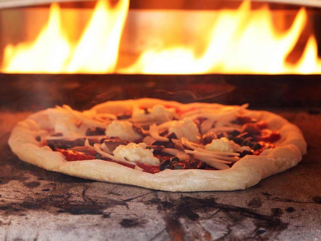 Firing Up The Pizza Oven From 11 AM To 4 AM, This Cafe In Saket Is A Midnight Miracle!