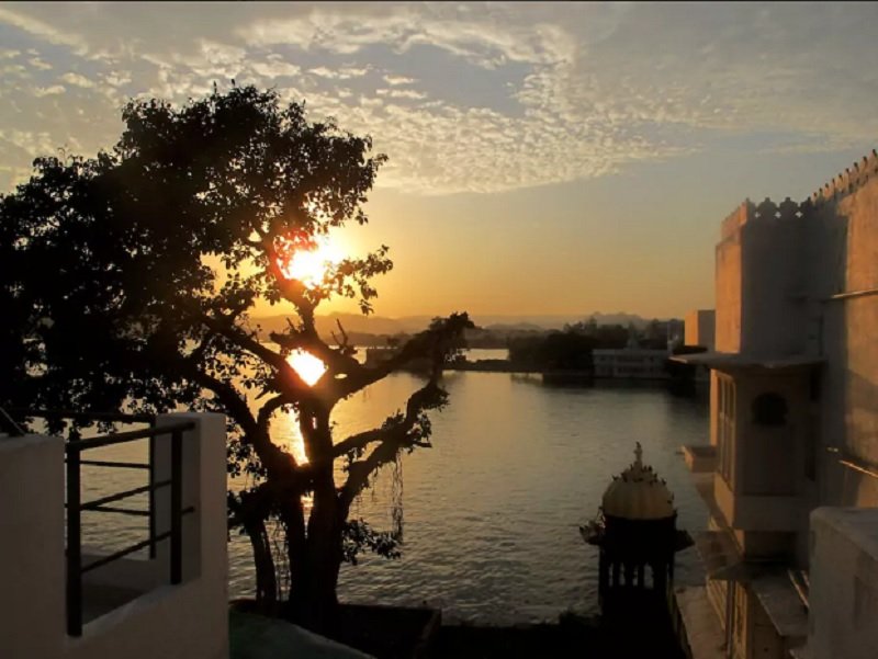 This Lakeside Homestay In Udaipur Is All You Need For Sunset Feels And Good Vibes!