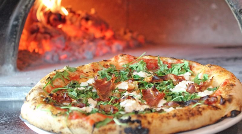 Gurgaon’s Newest Wood Fired Oven Pizzeria Stays Open Till 3 AM! *SCOOT* People!