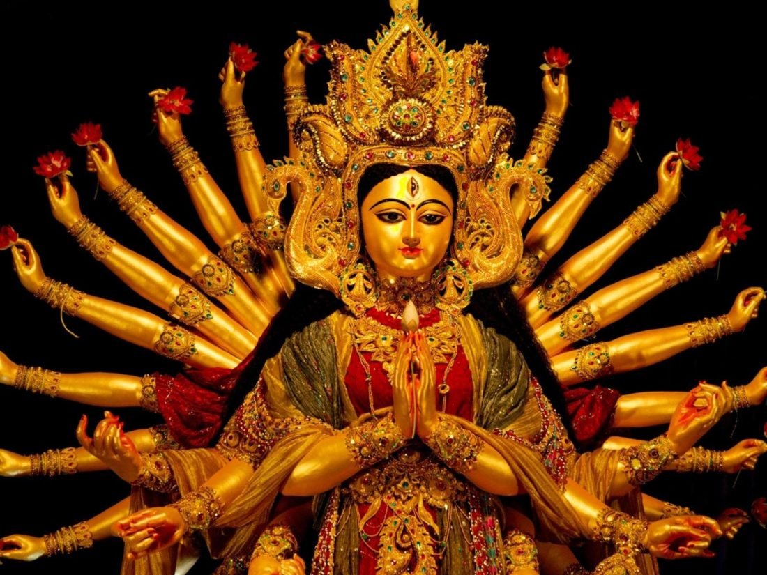 The Grand Durga Puja is Finally Here! And you Just Can't Miss 'Pujo Aaschey Evening Walk'