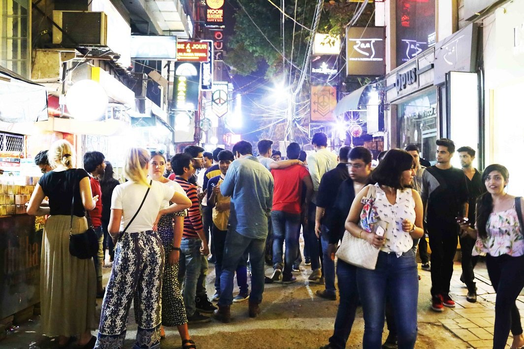 Wait Whaaat?? 21 Bars, Restaurants to Soon Shut Down in Hauz Khas!!