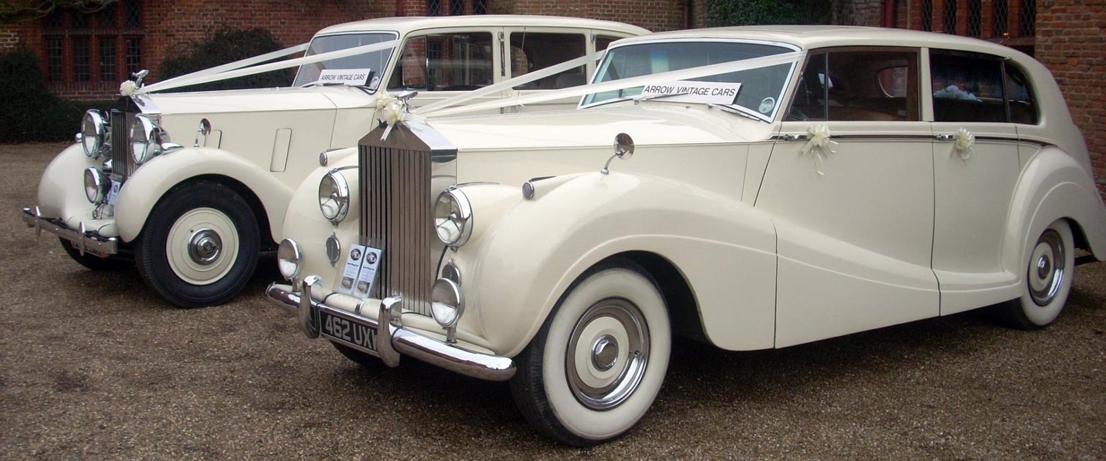 Get Off The Ghodi And Rent Vintage Luxury Cars For Your Grand Wedding Entrance