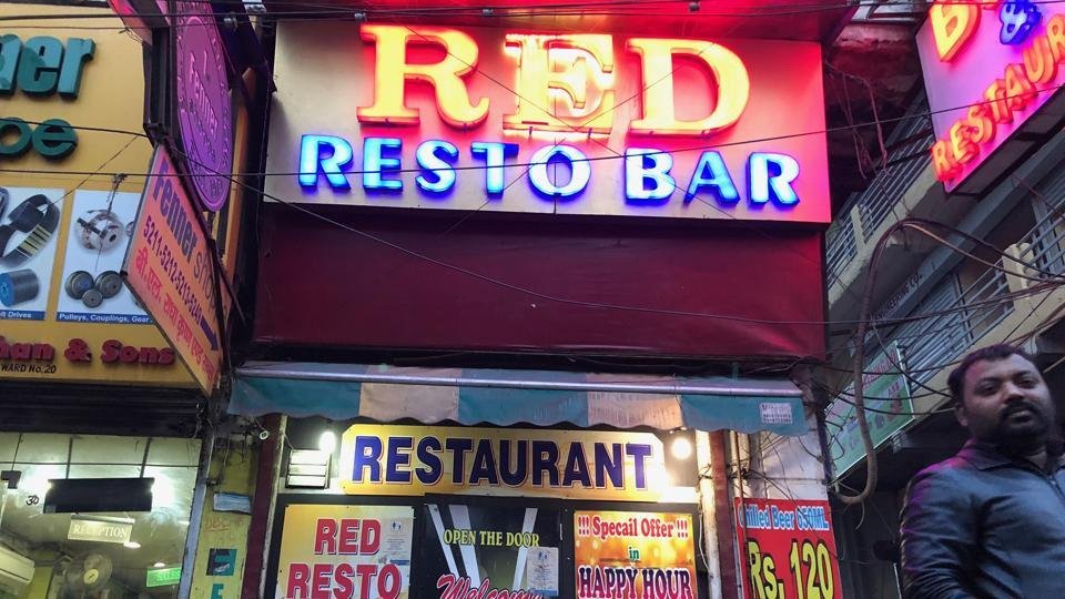 GB Road’s Oldest Restaurant Serves Delish Chicken Lollipop And Cocktails!