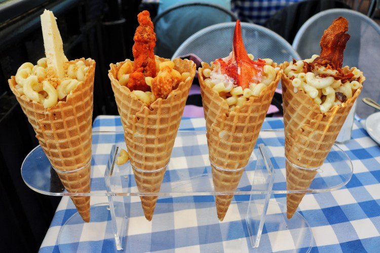 This New Joint In Amar Colony Is Serving Mac 'N' Cheese In Waffles Cones!! WHAAT?!!