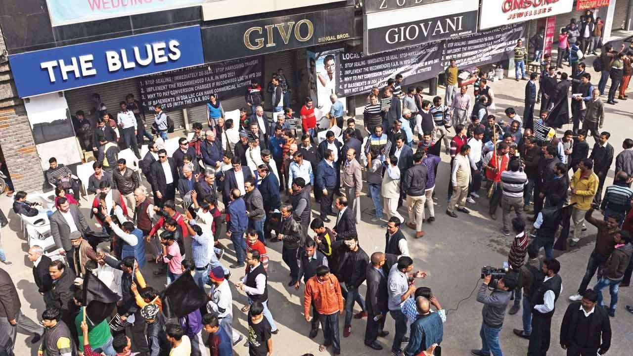 All Major Markets In Delhi To Remain Shut Today To Protest Against Sealing!