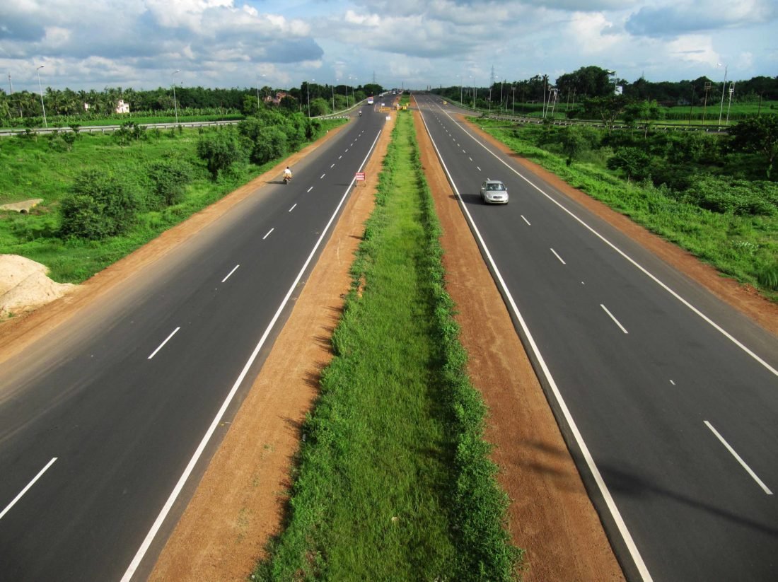 Delhi-Mumbai Super Expressway Will Cut The Travel Time By Half