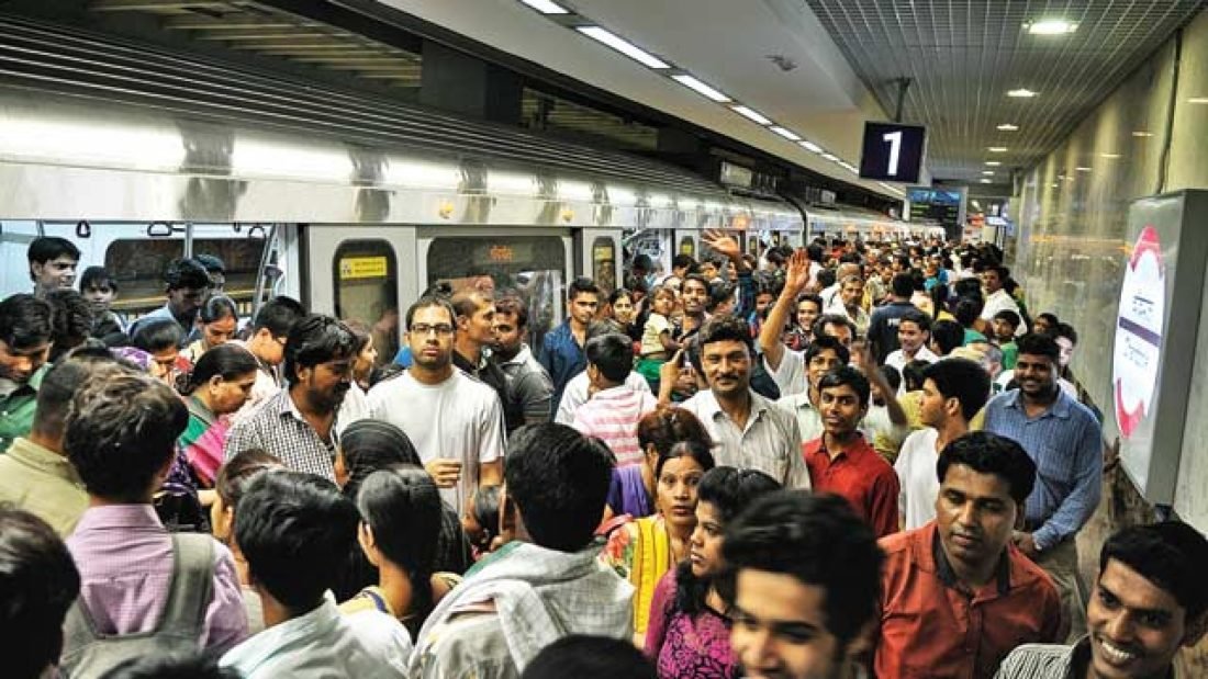 10 Hilarious Things Every Delhiite Faces In The Metro