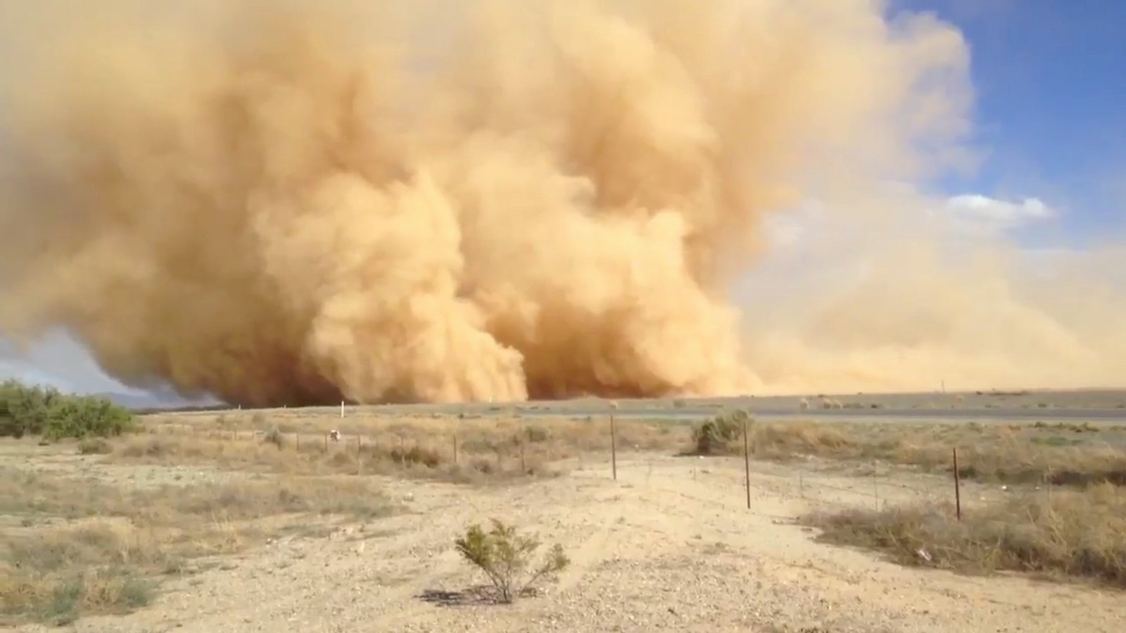 10 Things To Keep In Mind To Stay Safe In Case Of The Dust Storm!