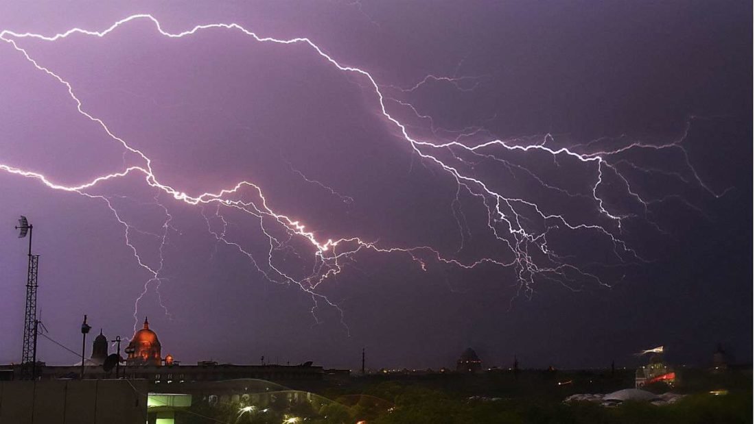 IMD Has Issued A Thunderstorm Warning In Delhi-NCR For Today