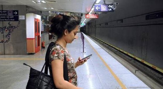 DMRC To Improve Mobile Network Connectivity For Underground Metros