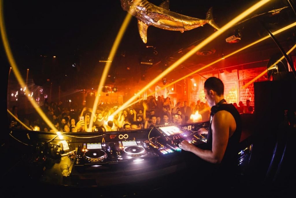 Techno Beats All Night Long: Catch DJ Dubfire Live At Kitty Su